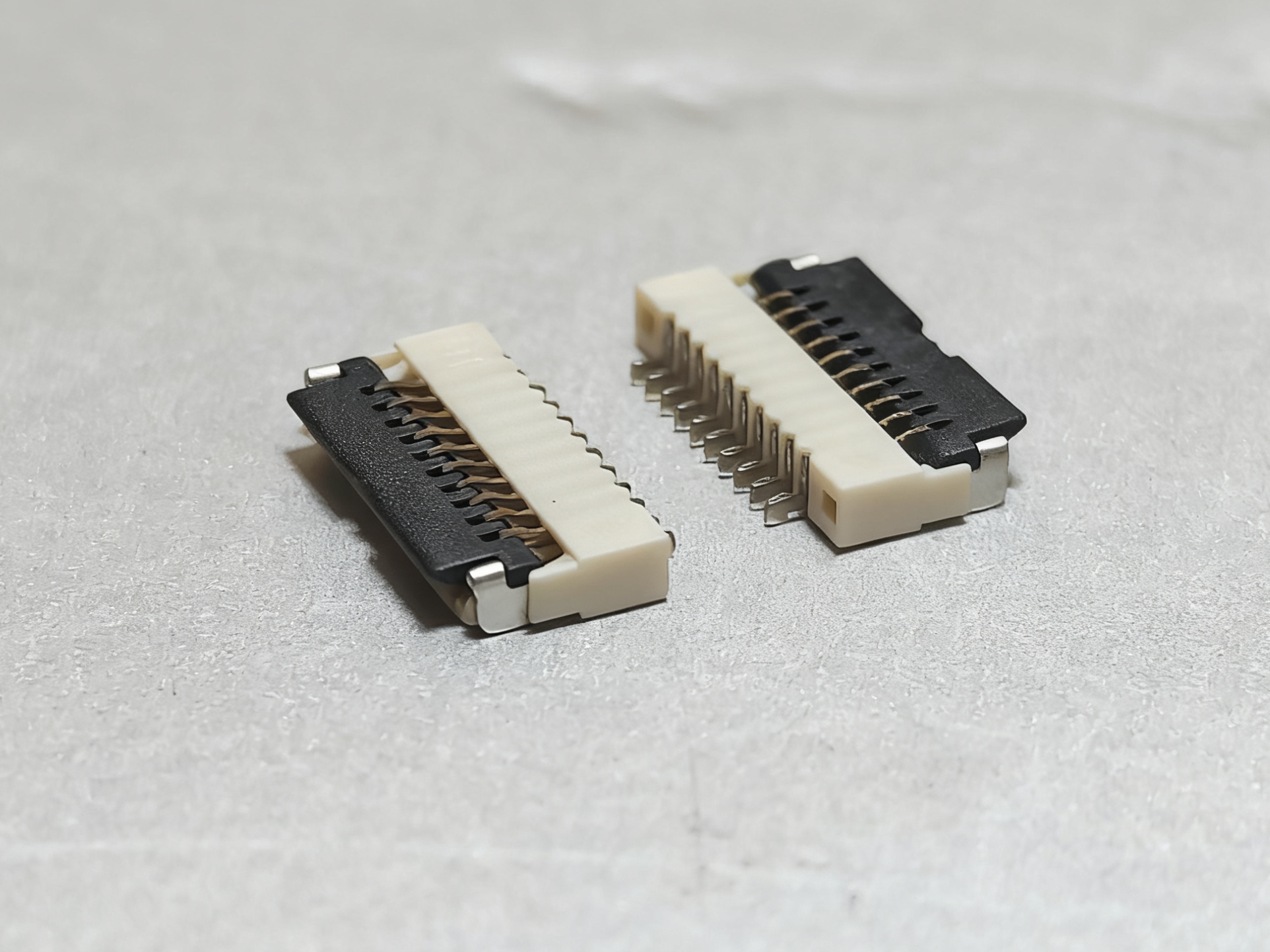 FPC0.5MM间距10P前插前翻盖卧贴下接式 H=1.0(0510)